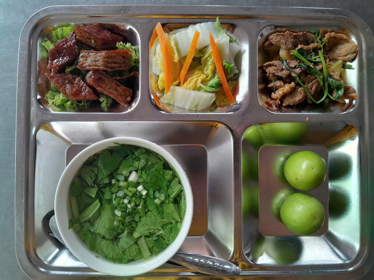 suất ăn công nghiệp cho công nhân